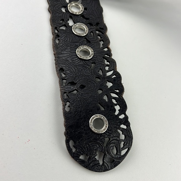 Black Leather Laser Cut-out Belt with Hammered Silver Buckle - Picture 4 of 10